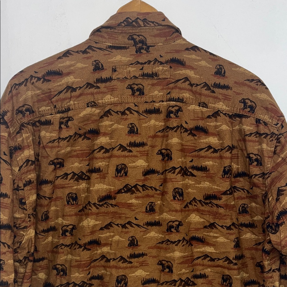 Duluth Trading Co Sz Large Brown Bear & Mountain Patterned 100% Cotton Shirt Men - Picture 7 of 8